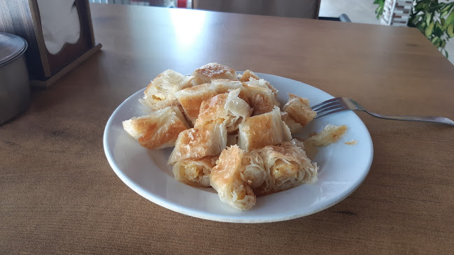 Opinii despre Öz Sarıyer Börekçisi în Ataşehir - Gastronomi ve konaklama
