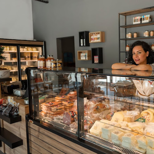 Fesleğence - Gastronomi ve konaklama