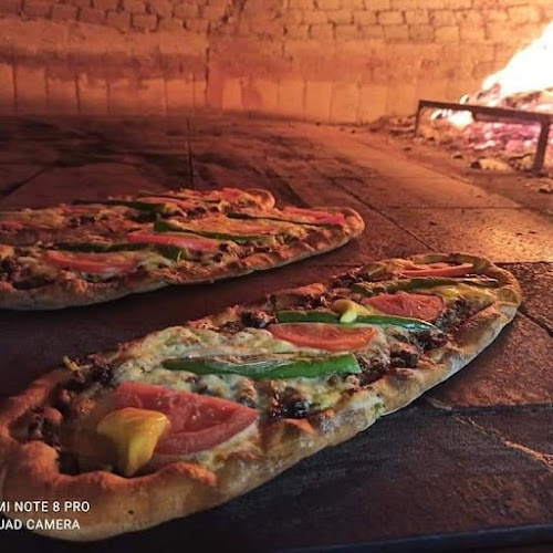 İzzet-i İkram Pide ve Lahmacun Salonu - Gastronomi ve konaklama