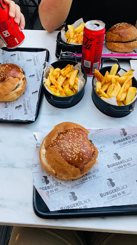 Comentarii opinii despre Burger black