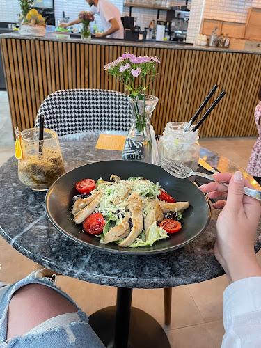 Opinii despre Crazy Granny cafe în Alanya - Gastronomi ve konaklama