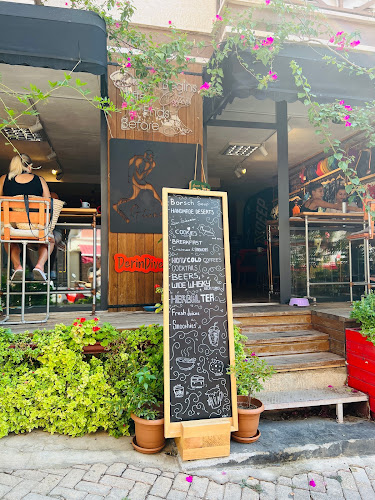 Giant Stride Shop & Cafe & Bar - Gastronomi ve konaklama