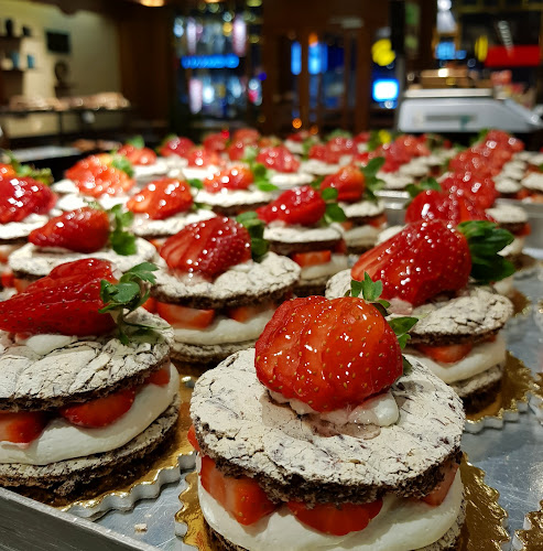 İstanbul Pastanesi - Gastronomi ve konaklama