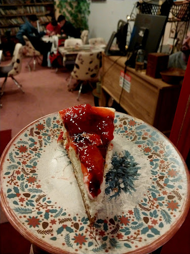 Comentarii opinii despre Cervantes Kitap Cafe