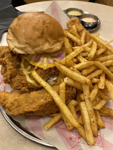 Juste Fried Chicken - Gastronomi ve konaklama