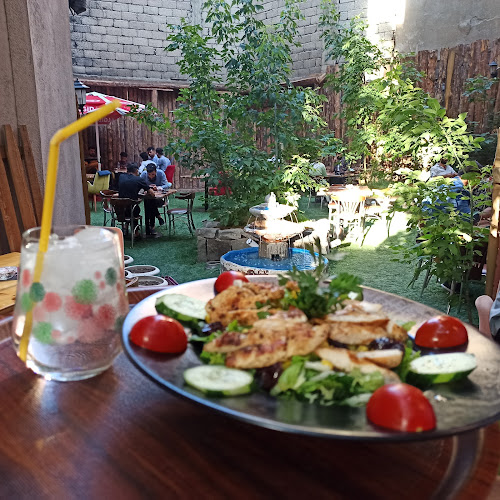 Opinii despre Cervantes Kitap Cafe în Ağrı Merkez - Gastronomi ve konaklama