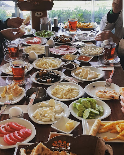 Opinii despre Mevan Cafe în İstanbul - Gastronomi ve konaklama