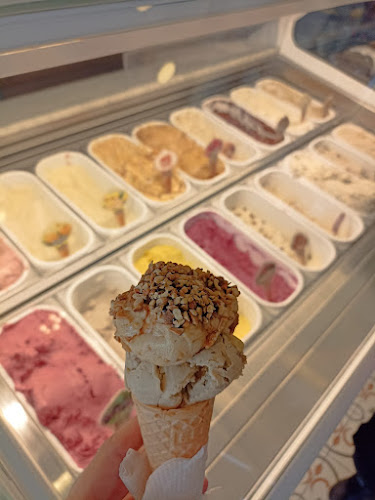 Comentarii opinii despre Göynüklü Ömer Usta Dondurmaları Bosna Caddesi