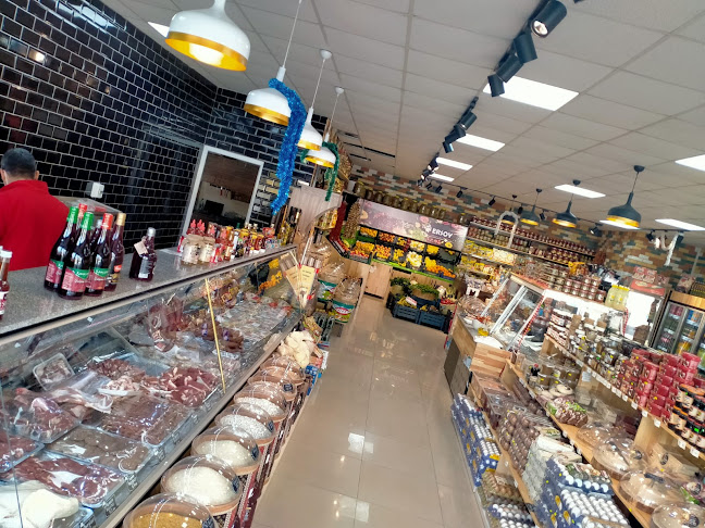 ERSOY KASAP & ŞARKÜTERİ MANDIRA - Gastronomi ve konaklama