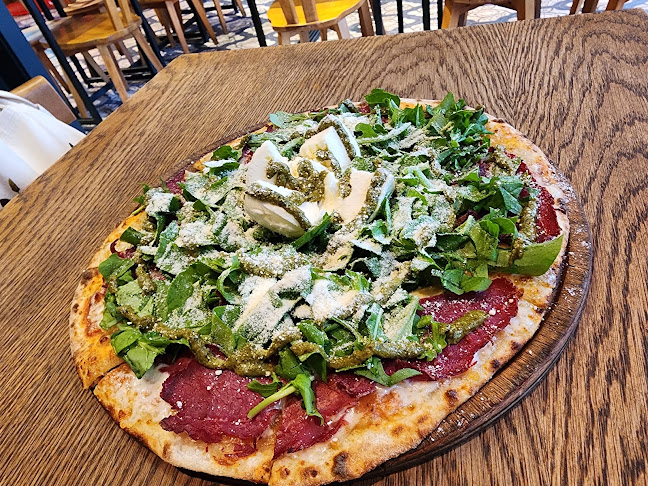 Pizza Locale - Gastronomi ve konaklama