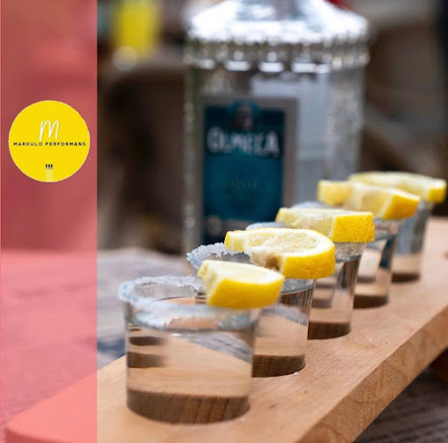 Mardin 1. Cadde Zinciriye Medresesi Merdivenleri Bitişiği Kuyumcular Lokali, 47100 Artuklu/Mardin