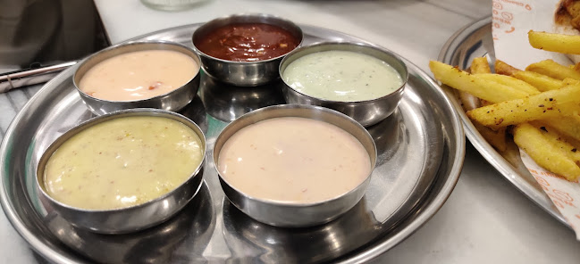 Opinii despre Juste Fried Chicken în Beyoğlu - Gastronomi ve konaklama