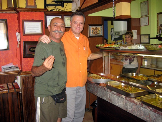 Opinii despre Ayvalık Paşa Çorba ve zeytinyagli ev yemekleri salonu în Ayvalık - Gastronomi ve konaklama