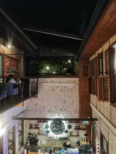 Opinii despre Retroo Cafe Lounge Bar în Antakya - Gastronomi ve konaklama
