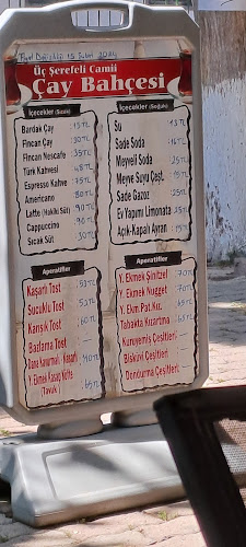 Opinii despre Üç Şerefeli (Burmalı) Camii Çay Bahçesi în Edirne Merkez - Gastronomi ve konaklama