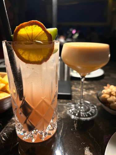 Summit Bar & Terrace - Gastronomi ve konaklama