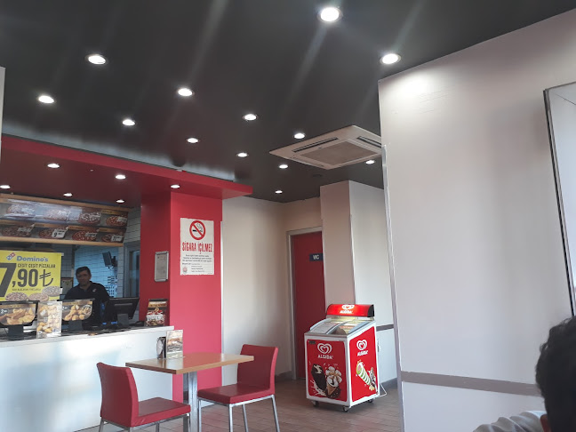 Domino's Pizza Kurfalı - Gastronomi ve konaklama