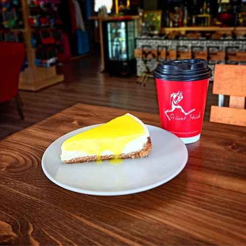 Comentarii opinii despre Giant Stride Shop & Cafe & Bar