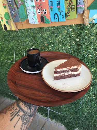 Retrojen Cook Cafe - Gastronomi ve konaklama