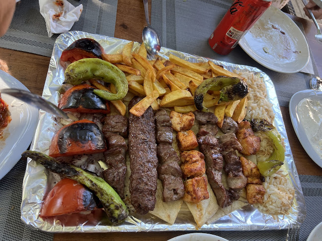Comentarii opinii despre Öz Adana Kebap House