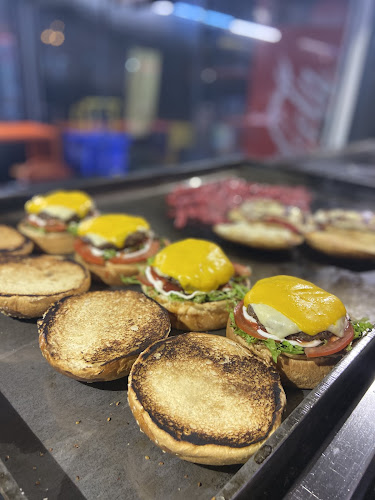 Sade’ce kumru sandviç - Menemen