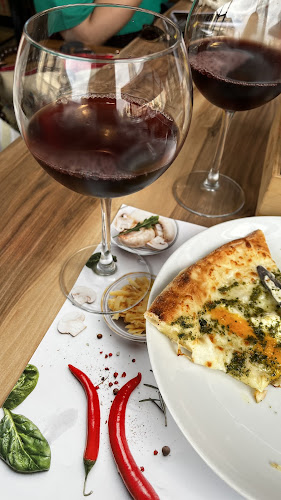 LaPiazza - Gastronomi ve konaklama