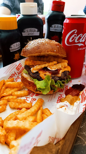 Yummy Burger House - Gastronomi ve konaklama