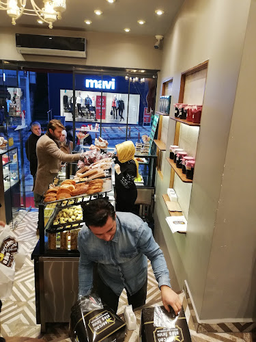 Mavi Jeans, Kırtepe Mahallesi Cumhuriyet Caddesi, Karşısı No:14, 74200 Merkez, Türkiye