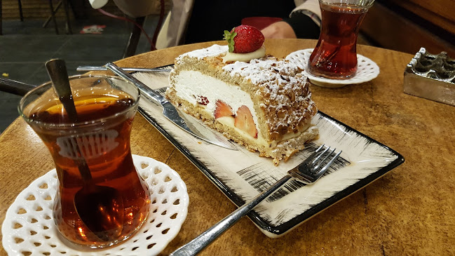 Opinii despre Gazioğlu Pastahanesi în Ataşehir - Gastronomi ve konaklama