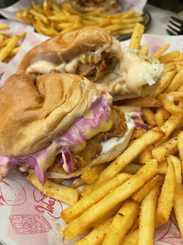 Juste Fried Chicken - Gastronomi ve konaklama