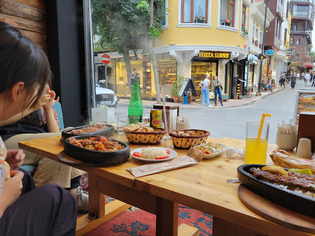 Palatium Cafe and Restaurant