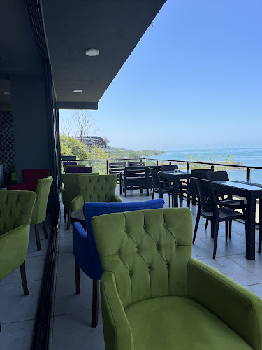 Tsira Cafe/Konaklama