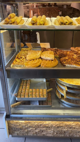 Opinii despre Selanik Göçmen Börekçisi în Niğde Merkez - Gastronomi ve konaklama