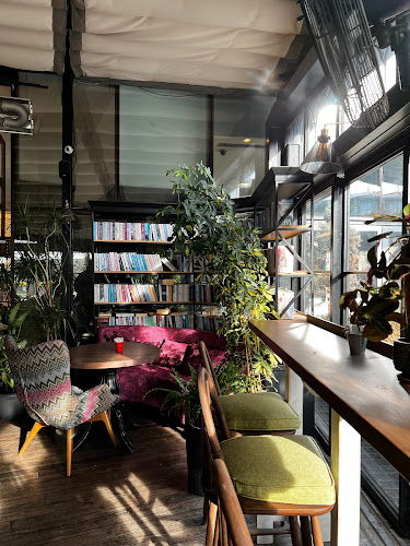 Ataköy 2-5-6. Kısım, Adnan Kahveci Blv. Ataköy APlus Alışveriş Merkezi No: 3 Kat: 1 Daire: 17, 34158 Bakırköy/İstanbul