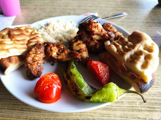 Opinii despre Meydan Kafe în İstanbul - Gastronomi ve konaklama