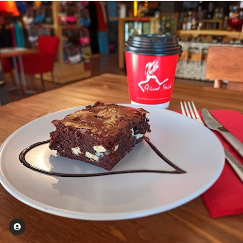 Comentarii opinii despre Giant Stride Shop & Cafe & Bar