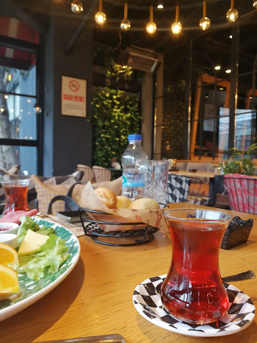 Happy Moon's - Gastronomi ve konaklama