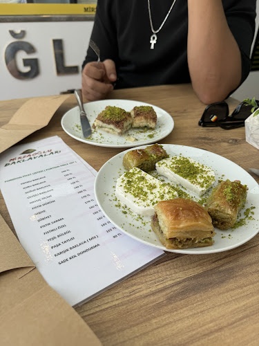 Mirzaoğlu Baklavaları