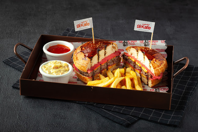 Opinii despre Karikatür Bi Kafe Batıkent în Yenimahalle - Gastronomi ve konaklama