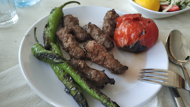 Opinii despre Değirmen Odun Köfte în Salihli - Gastronomi ve konaklama