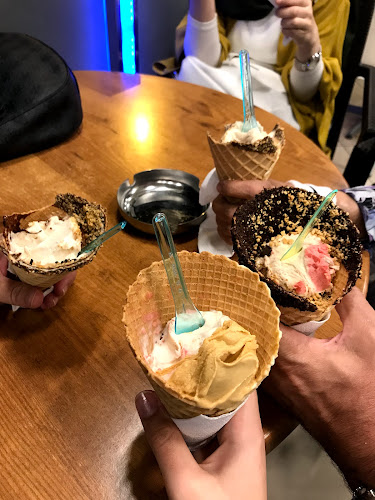 Opinii despre Meto Dondurma Hürriyet Caddesi Dikmen în Çankaya - Gastronomi ve konaklama