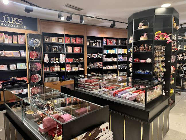 Lüks Pastanesi - Gastronomi ve konaklama