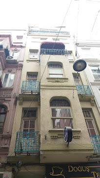 UÇAN EV - beyoğlu/Beyoğlu