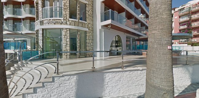 Diana & Sisters steak house fun & pub Beach Bar